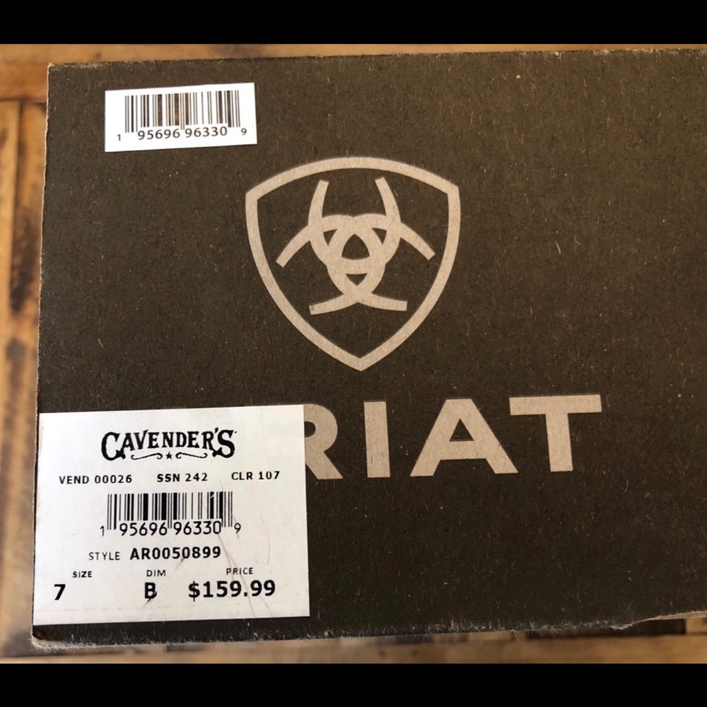 Ariat ~ Size 7 ~ Chandler Boots ~ White Cloud Suede - Picture 12 of 14